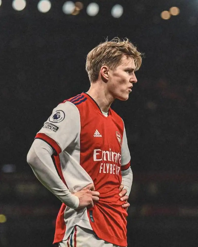 Hình nền điện thoại Martin Odegaard - Arsenal Việt Nam (3)