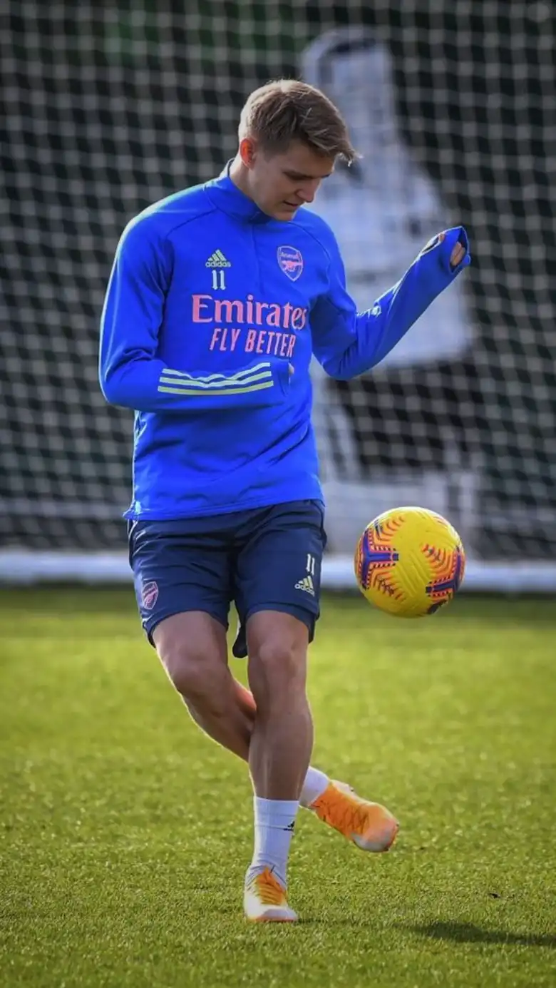 Hình nền điện thoại Martin Odegaard - Arsenal Việt Nam (8)