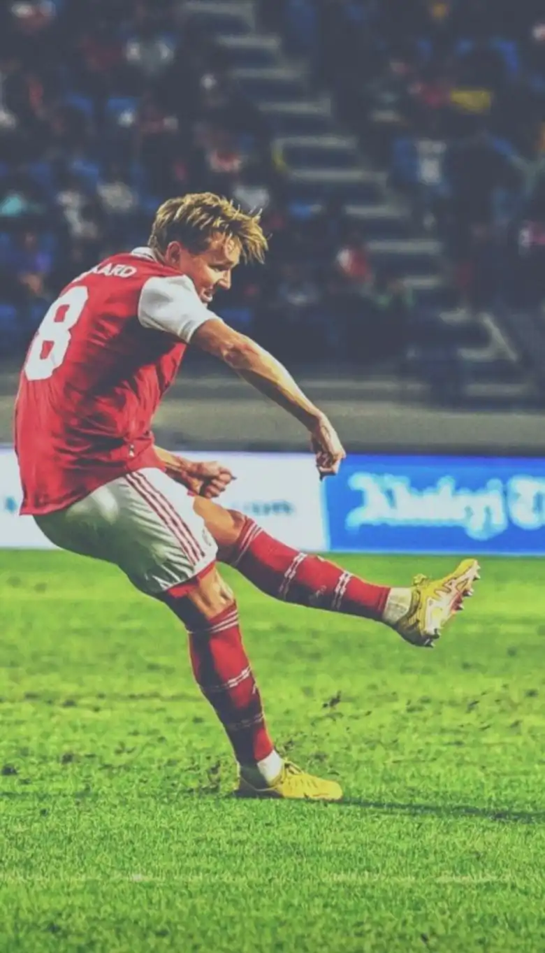 Hình nền điện thoại Martin Odegaard - Arsenal Việt Nam (9)